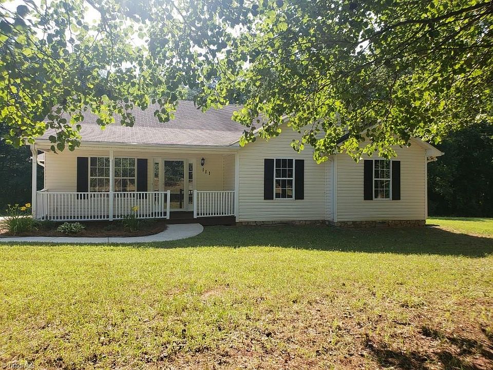 1st image of 111 Creekview Dr