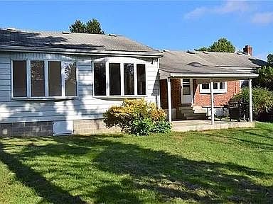 4th image of 1433 Roselawn Dr
