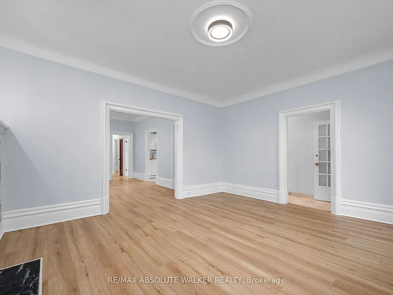 31 Crichton St #A — Photo 8