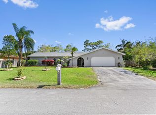 25 W Plumosa Ln, Lake Worth, FL 33467