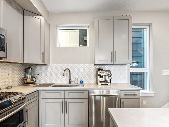4th image of 1642 N Julian St Unit 1