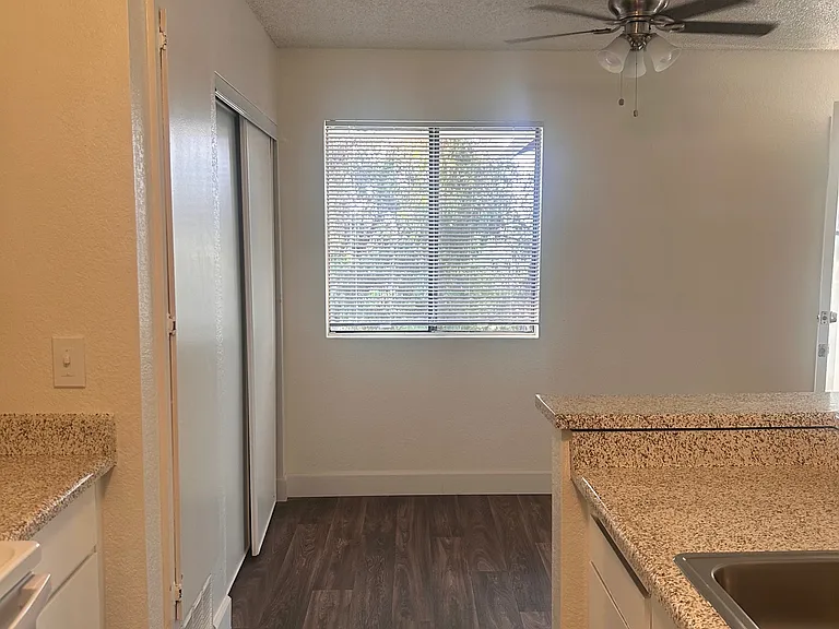 Vantage Point Apartments — Photo 39