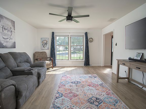 2nd image of 2301 Center Dr