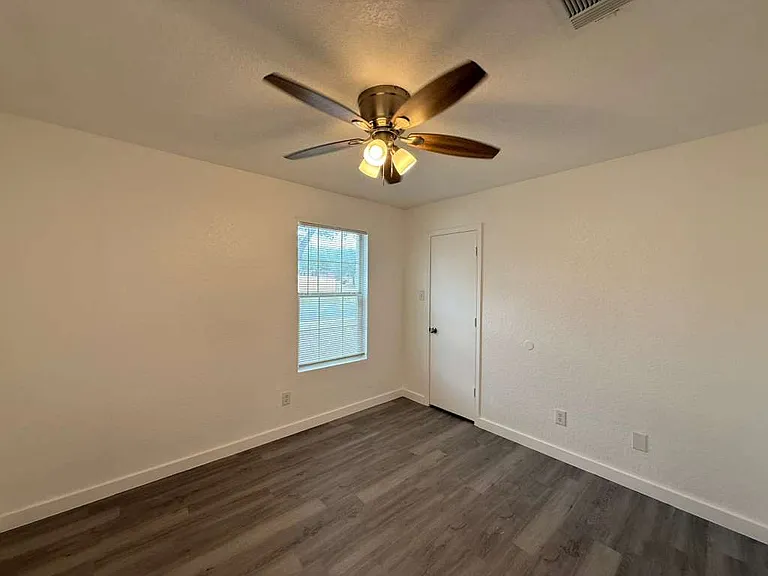 4411 Mystic Sunrise Dr — Photo 10