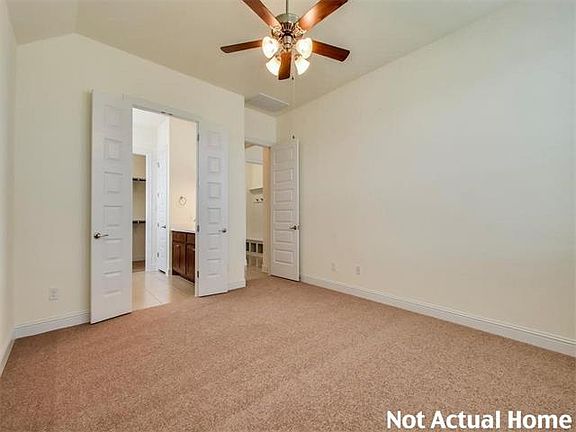 5th image of 6837 Leonardo Dr