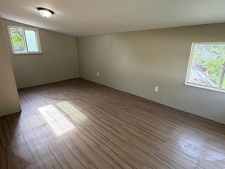 203 E North St — Photo 10