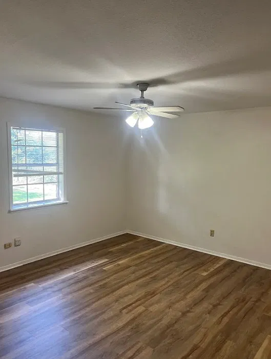 3 bed, 1100 sqft, $1,400 — Photo 4