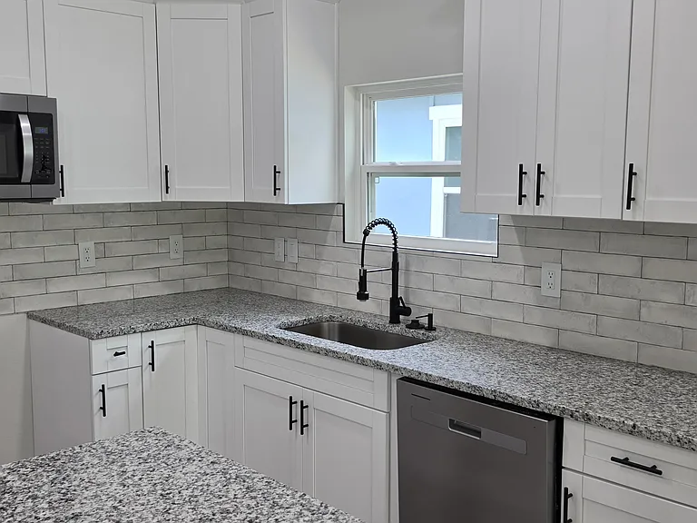 55 Delmonte St — Photo 12