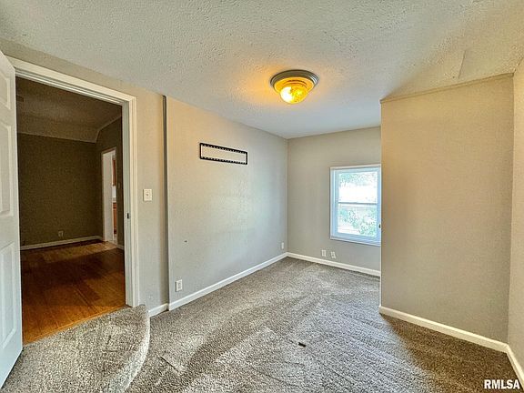 3rd image of 100 N State St #1/2