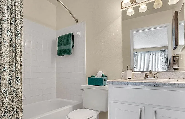 The Summit at Sabal Park Apartments — Photo 14