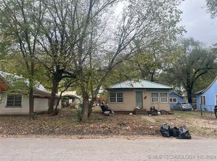 712 W Chestnut St, Stilwell, OK 74960