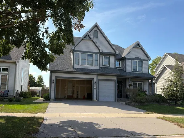 158 Fieldcrest Dr, Bartlett, IL 60103