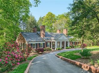 909 6th Street Dr NW, Hickory, NC 28601