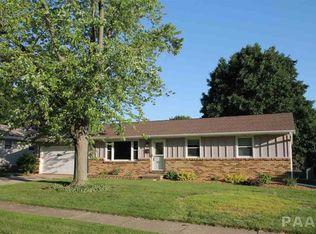 1048 E Emerson St, Morton, IL 61550