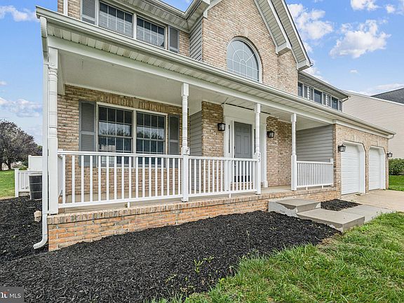 5th image of 25 N Forest Dr