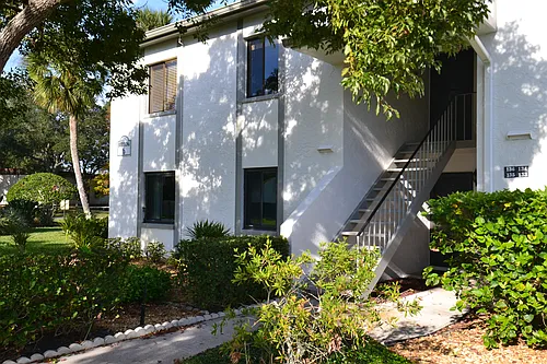 135 W Cypress Ct Photo 1