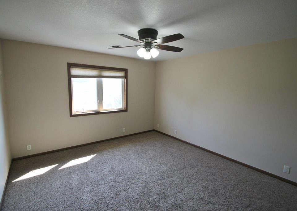 1st image of 513 Spruce Hills Dr