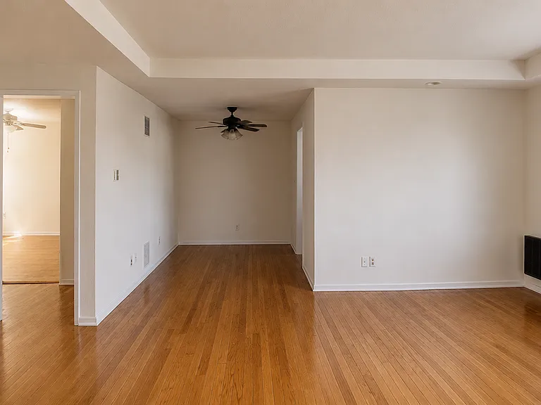 686 S Saint Andrews Pl #B3 — Photo 14