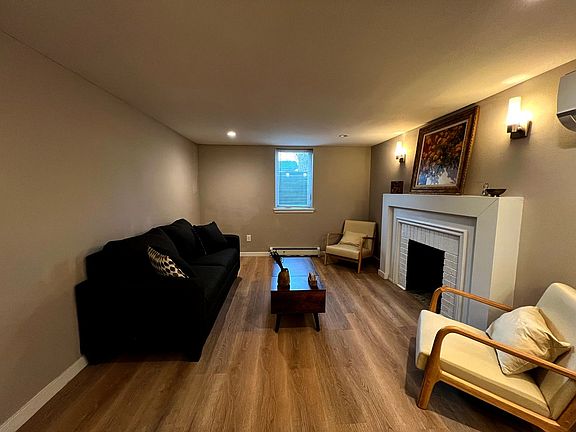 4th image of 980 Fenton St
