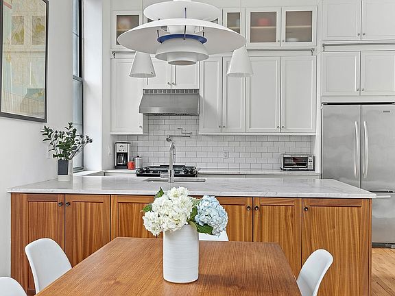4th image of 320 Washington Ave APT 2B