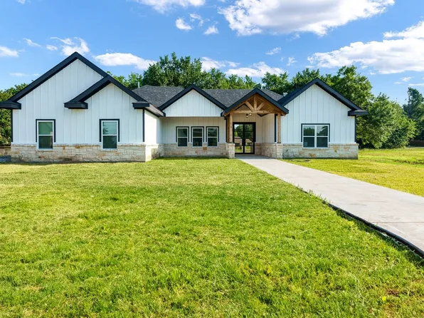 1504 Deer Trl, Commerce, TX 75428