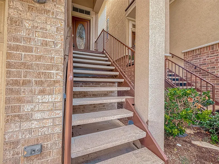 2150 Stacy Knl — Photo 11