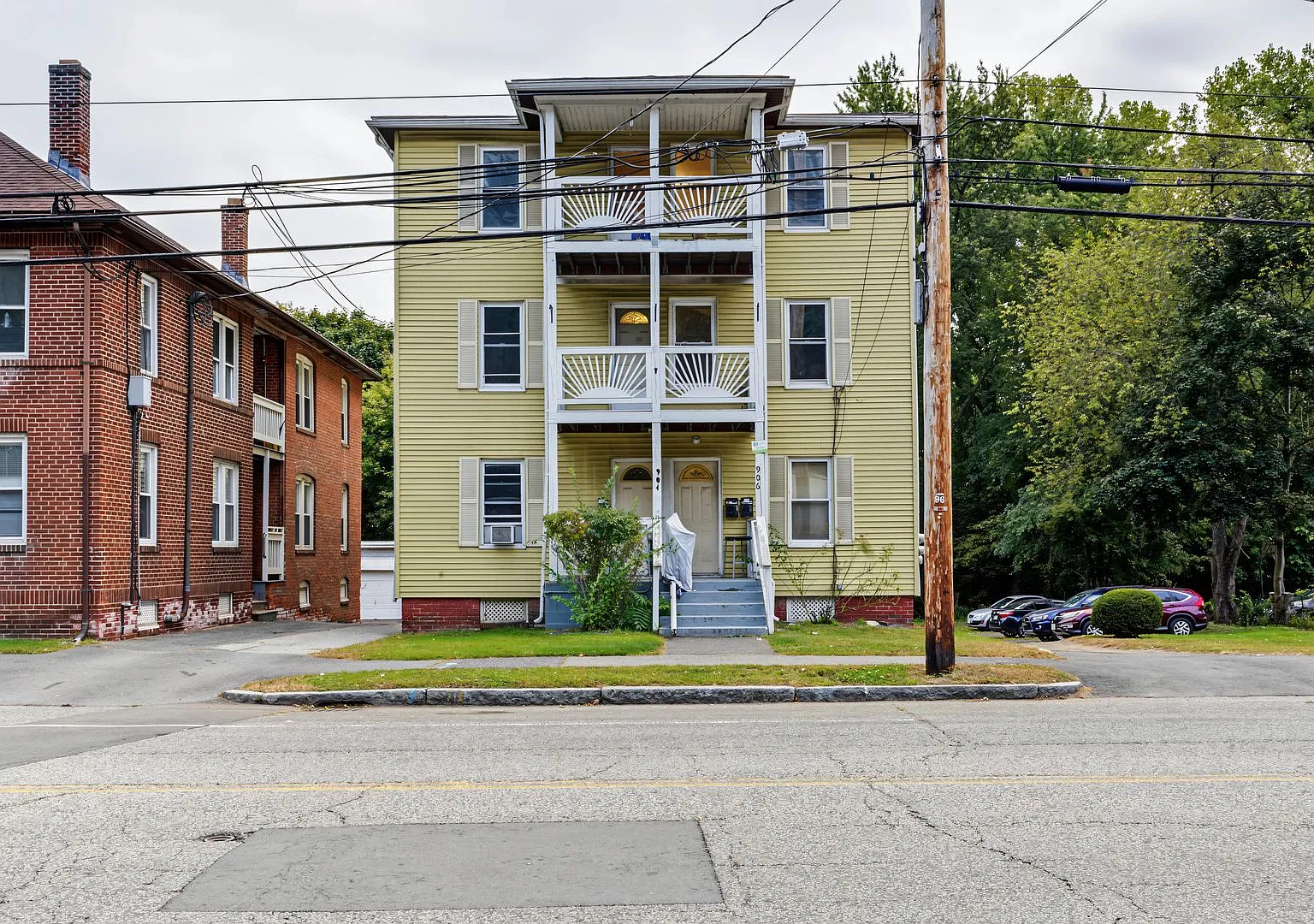 904-906 Main Street — Photo 1