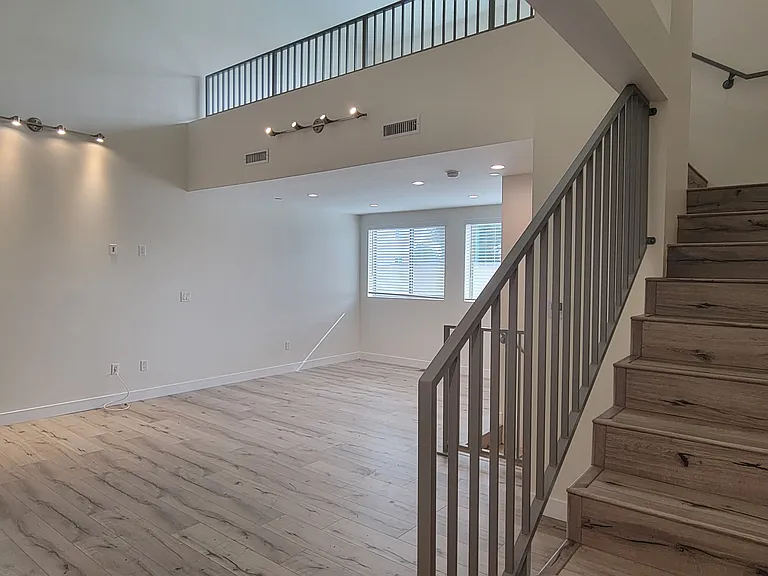 1110 Magnolia Ave #207 — Photo 4