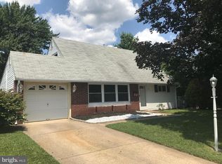 23 Kenwood Dr N, Levittown, PA 19055