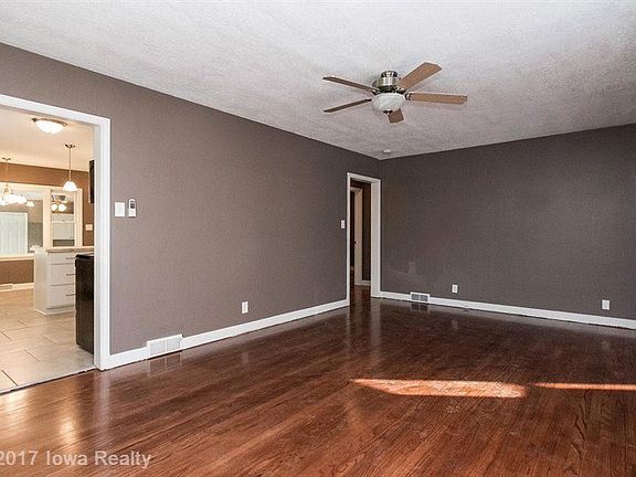 3rd image of 528 SW Southlawn Dr
