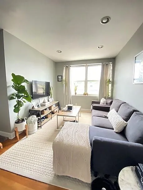 2 bed, $3,800 — Photo 1
