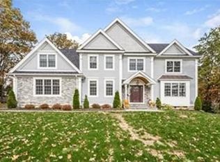 21 Birch Ln, Shrewsbury, MA 01545