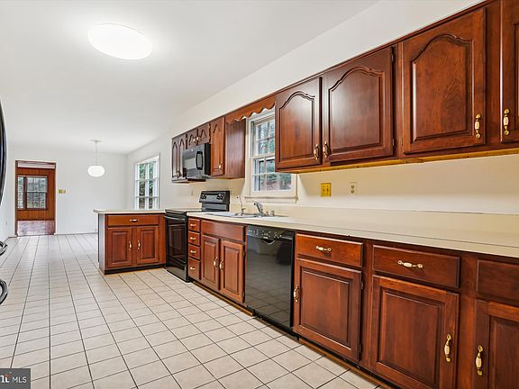 5th image of 5850 Aspen Wood Ct