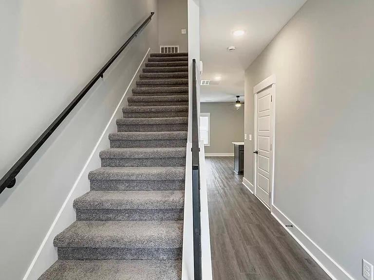 406 Jonathan Wade Cir — Photo 2