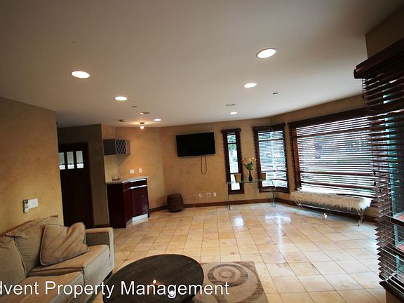 3rd image of 5431 La Jolla Blvd #1