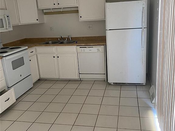 2nd image of 1321 Sable Boulevard