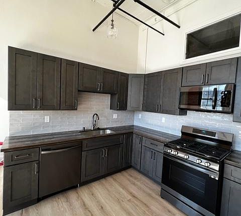 4th image of 3435 Cesar Chavez St Suite 326