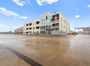 360 W Pershing 10 Rd #10, Kansas City, MO 64108