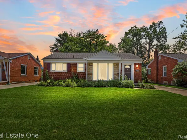 2601 Woodside St, Dearborn, MI 48124