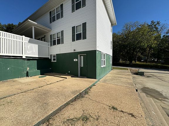 3rd image of 701 Broadway St #705