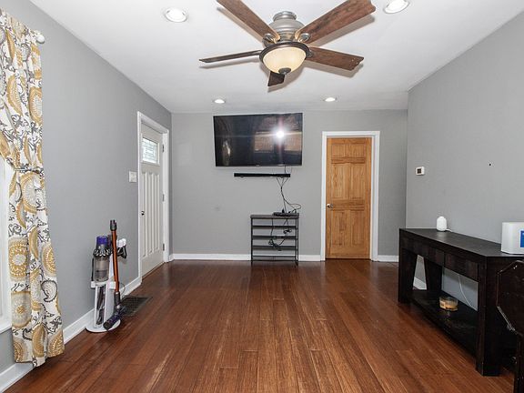4th image of 738 Hull Ave