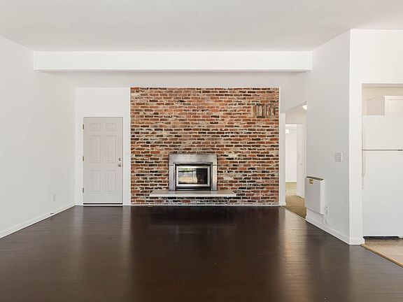 5th image of 2923 164th Ave NE #A