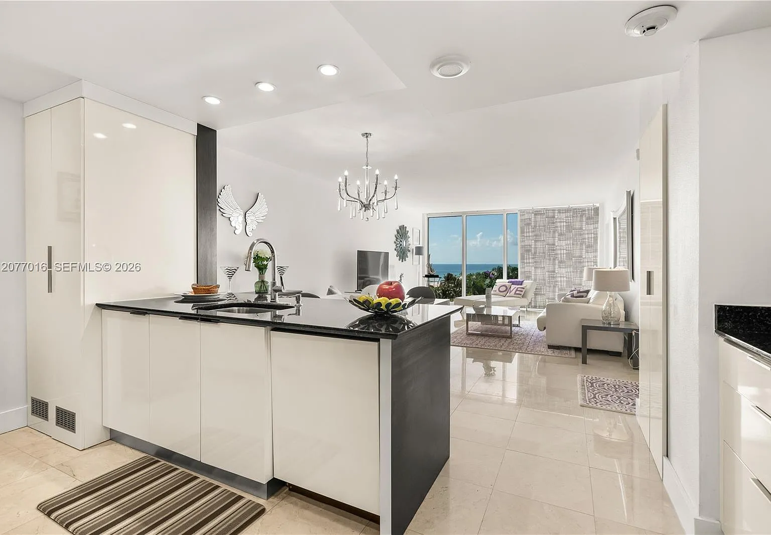 Harbour House Condo — Photo 2