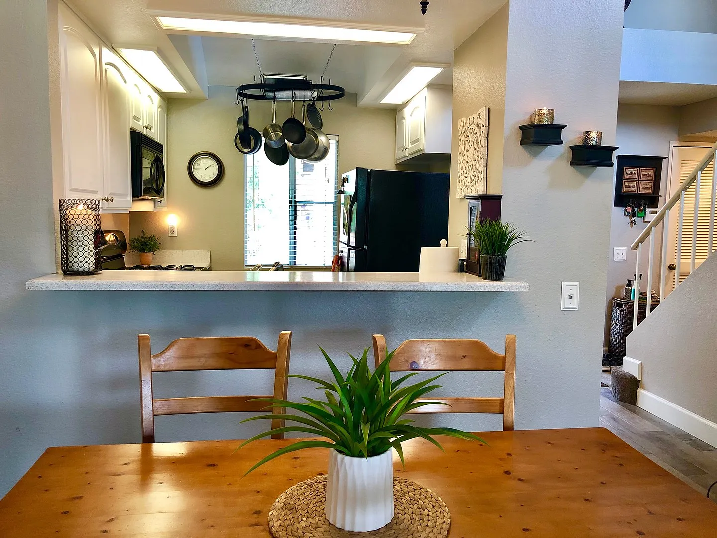 1 Bedroom + Loft Rsm Condo With Amazing View! — Photo 3
