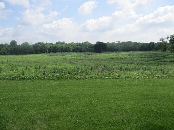 3rd image of 1 W 8th Us 460 St