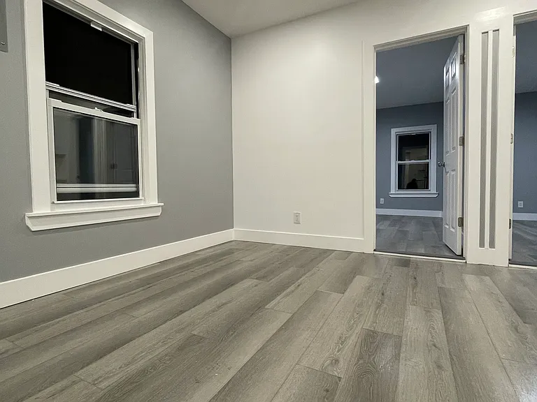 410 Port Richmond Ave — Photo 7