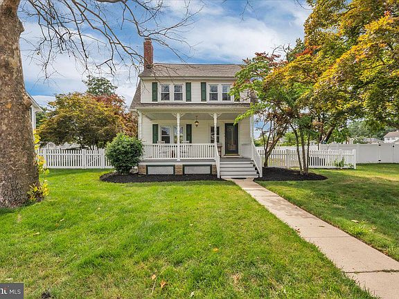 5th image of 119 Bacchus Ave