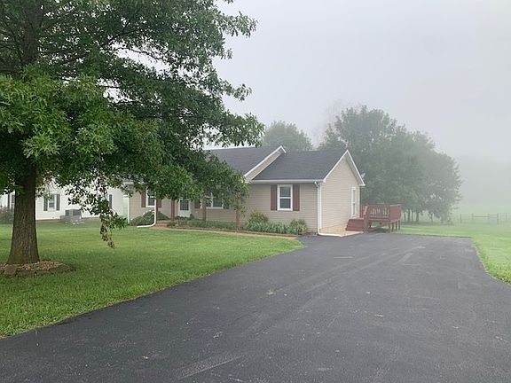 3rd image of 571 Vance Ln