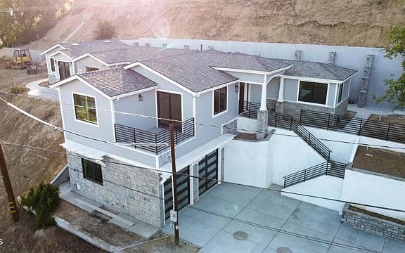 2nd image of 801 Mission Dr