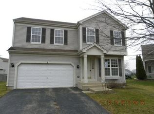 5 Laura Ct, South Elgin, IL 60177